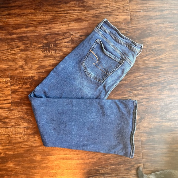 American Eagle- Flare Super Stretch Medium Wash Jeans - Picture 8 of 8